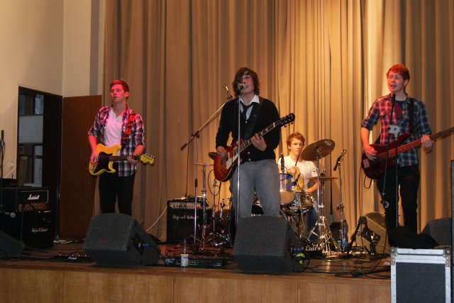 17-Schools_out_2011_