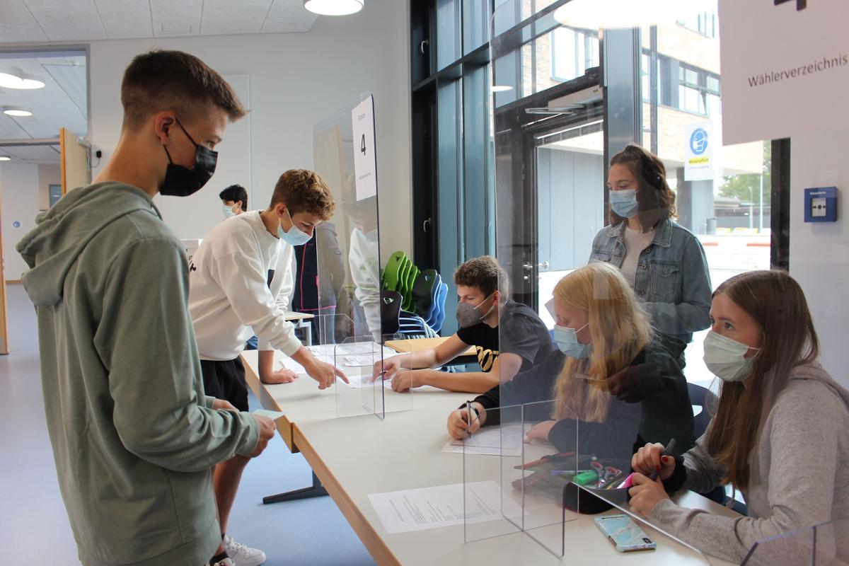 Die Stimmabgabe bei der Juniorwahl an der Oberschule lief exakt nach dem gleichen Muster ab wie bei der Bundestagswahl. © Duncan